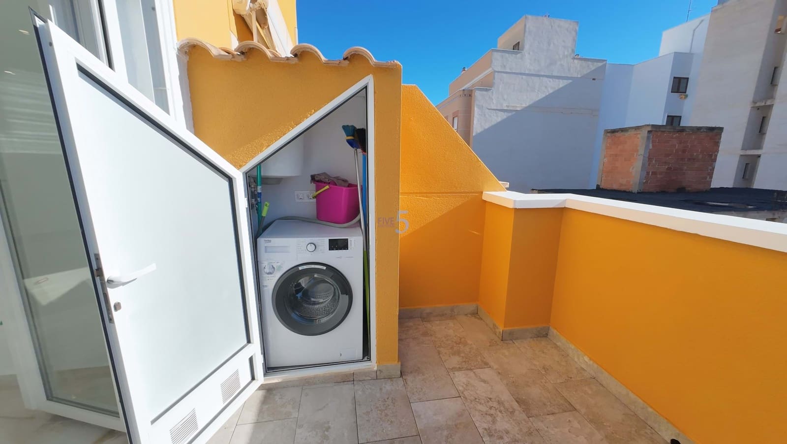 2 Zimmer Apartment zu verkaufen in Torrevieja mit Garage - 198.900 € (Ref: 9483944)