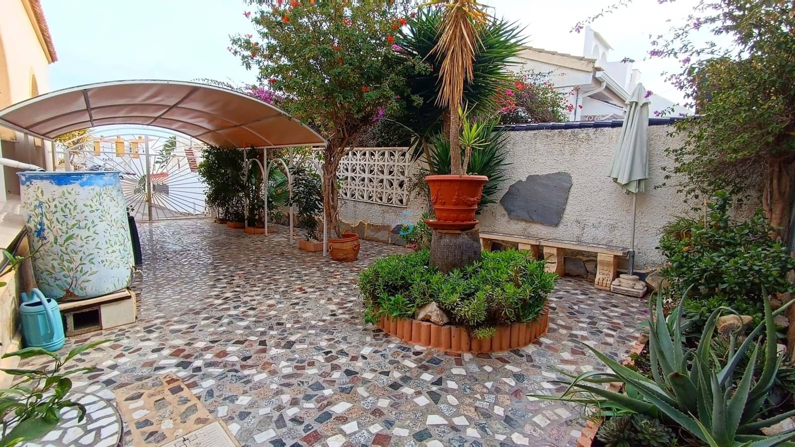 2 makuuhuone Huvila myytävänä paikassa Ciudad Quesada mukana uima-altaan - 165 000 € (Ref: 9484067)