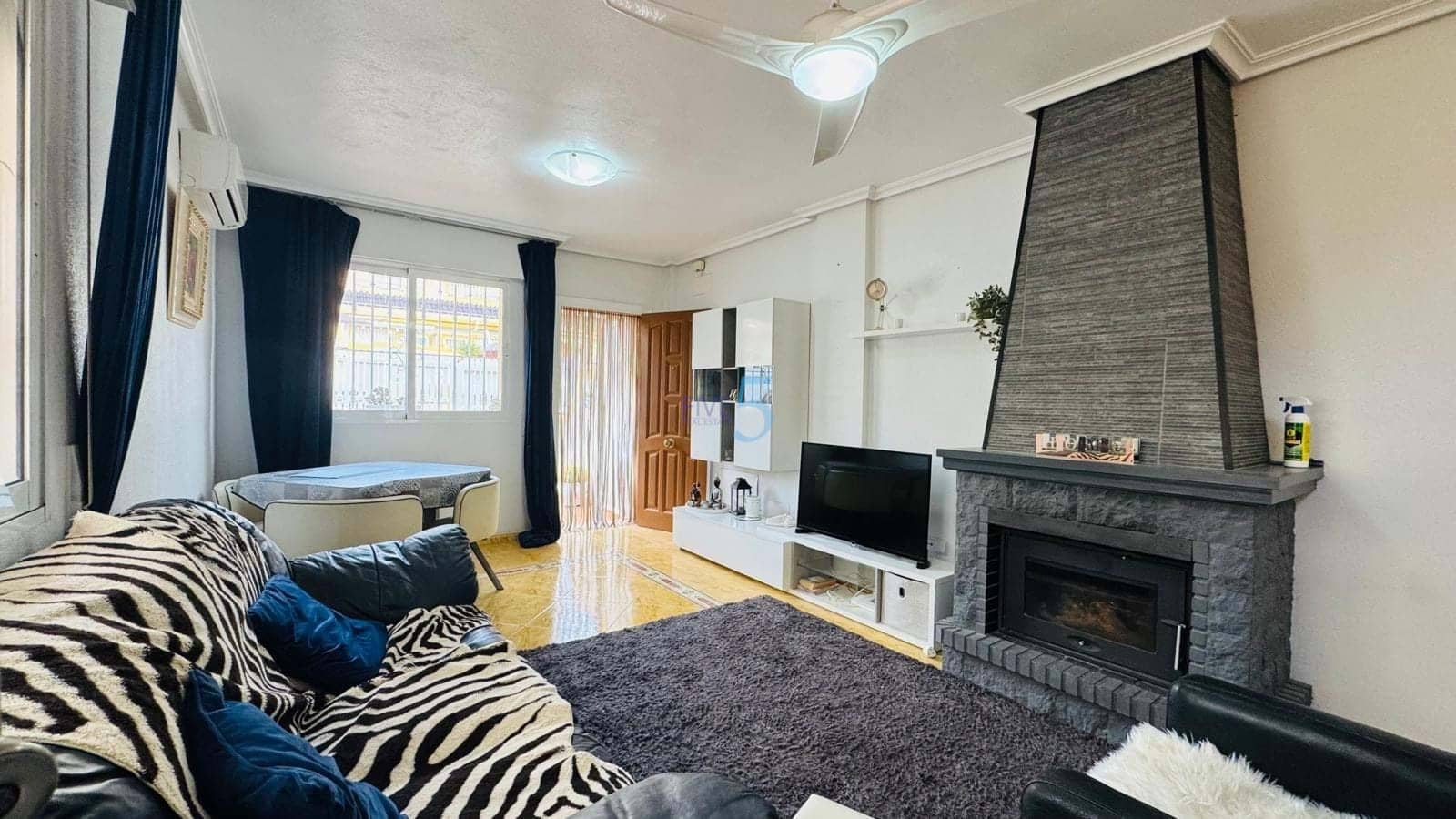 3 bedroom Townhouse for sale in La Florida with pool - € 189,000 (Ref: 9484965)