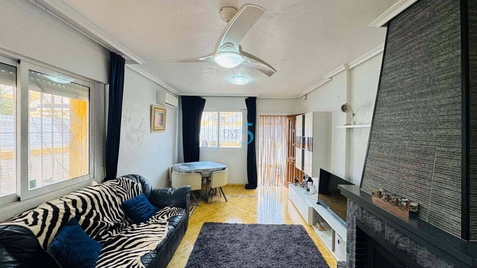 3 bedroom Townhouse for sale in La Florida with pool - € 189,000 (Ref: 9484965)