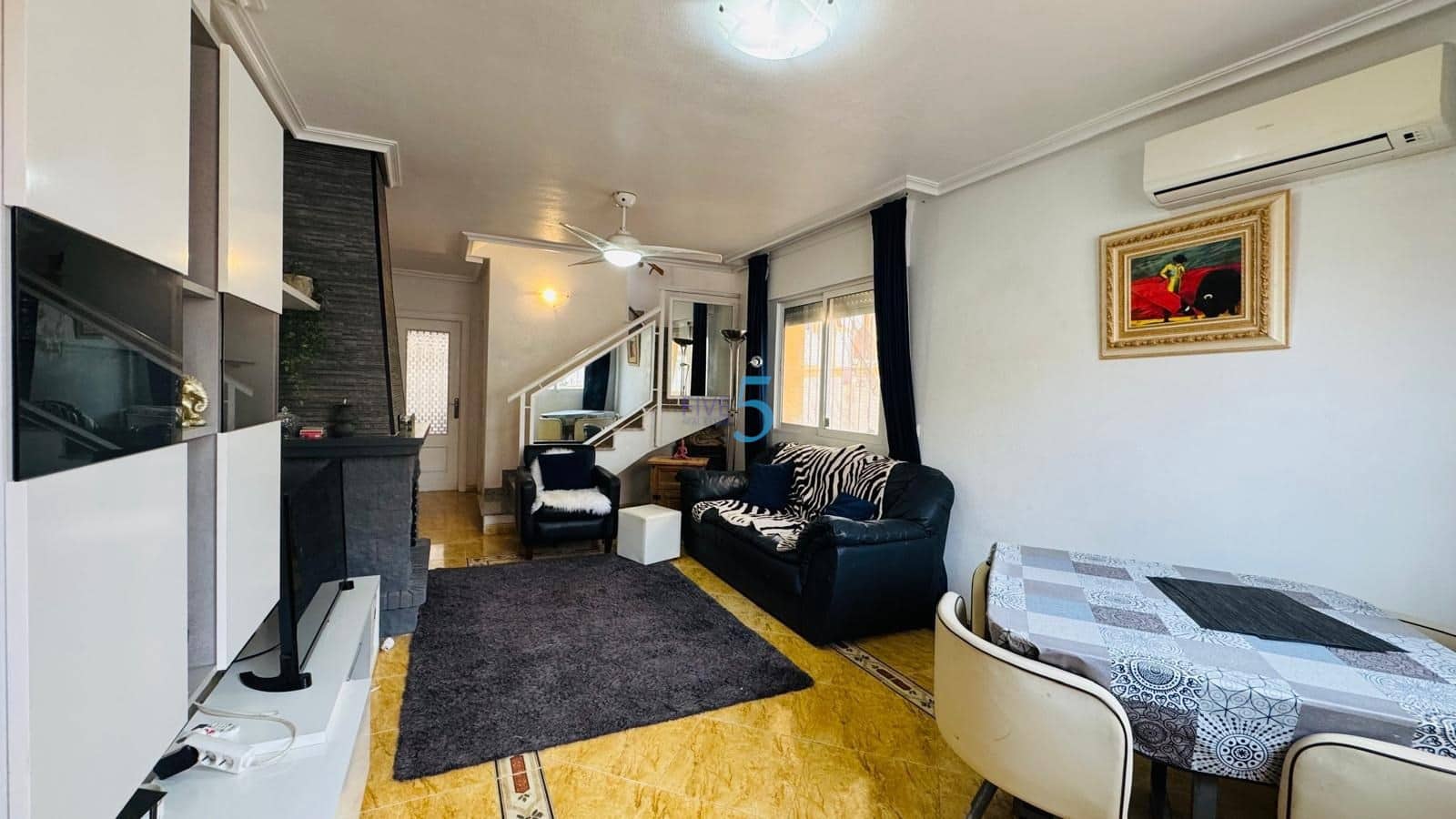 3 bedroom Townhouse for sale in La Florida with pool - € 189,000 (Ref: 9484965)