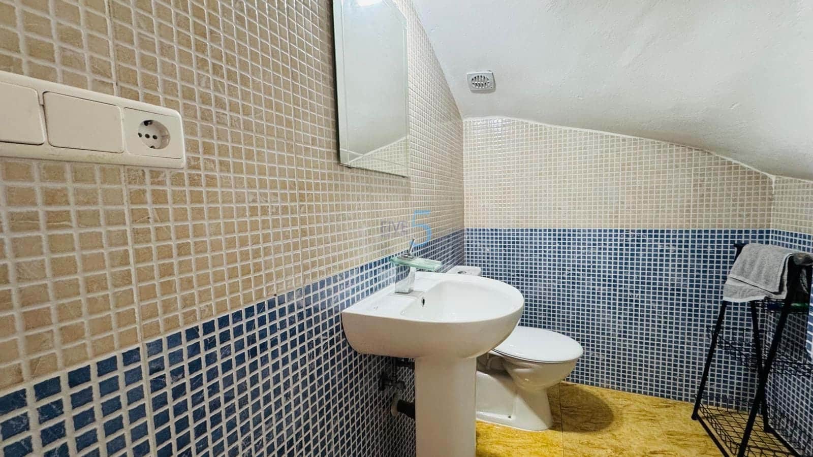 3 bedroom Townhouse for sale in La Florida with pool - € 189,000 (Ref: 9484965)