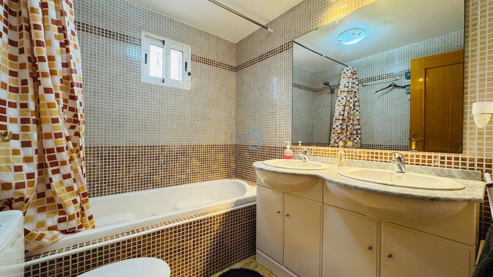 3 bedroom Townhouse for sale in La Florida with pool - € 189,000 (Ref: 9484965)