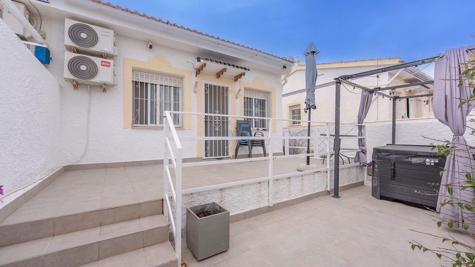 2 quarto Bungalow para venda em Ciudad Quesada com garagem - 145 000 € (Ref: 9488505)