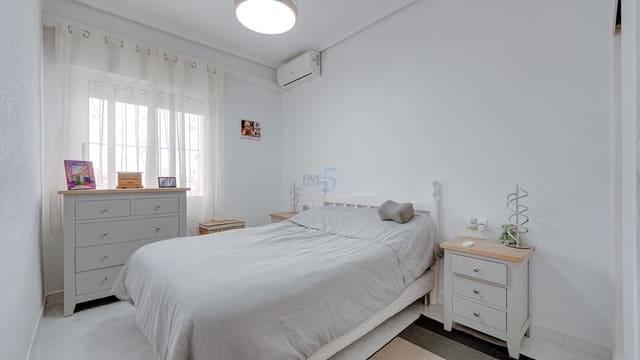 2 quarto Bungalow para venda em Ciudad Quesada, Rojales com garagem - 145 000 € (Ref: 9488505)