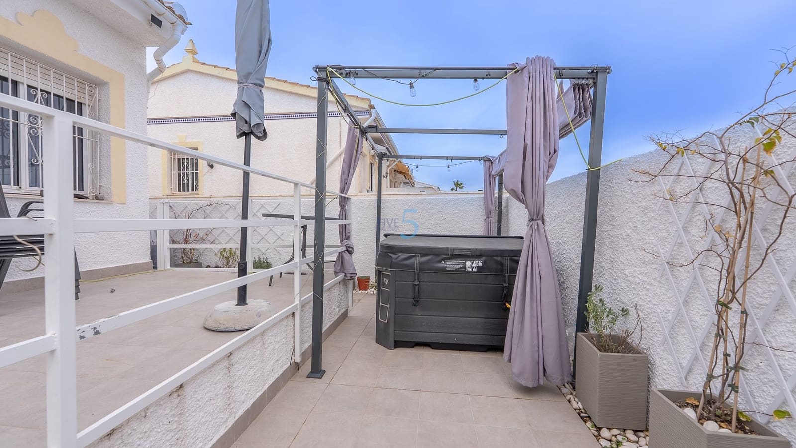 2 quarto Bungalow para venda em Ciudad Quesada com garagem - 145 000 € (Ref: 9488505)