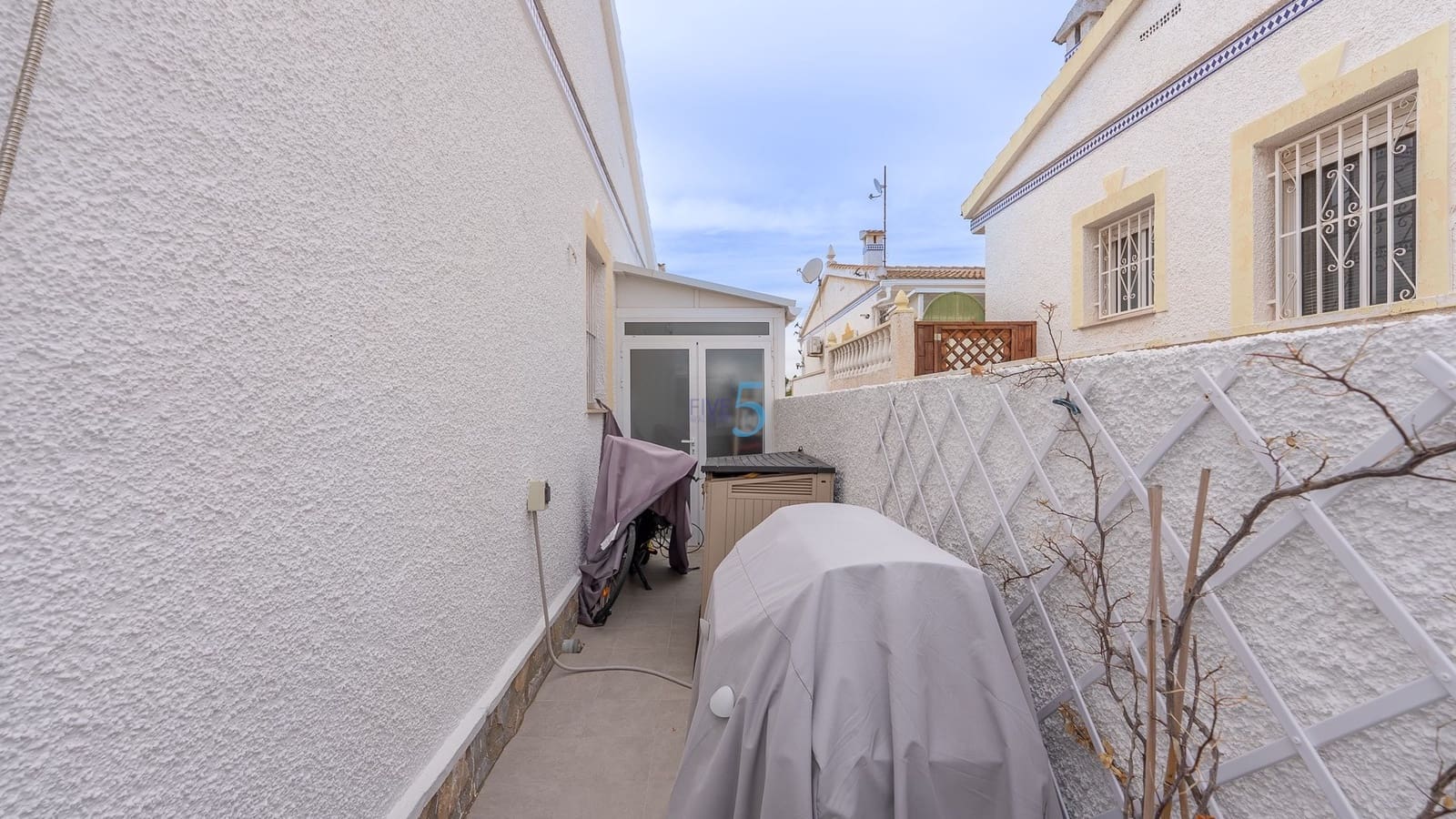 2 quarto Bungalow para venda em Ciudad Quesada com garagem - 145 000 € (Ref: 9488505)