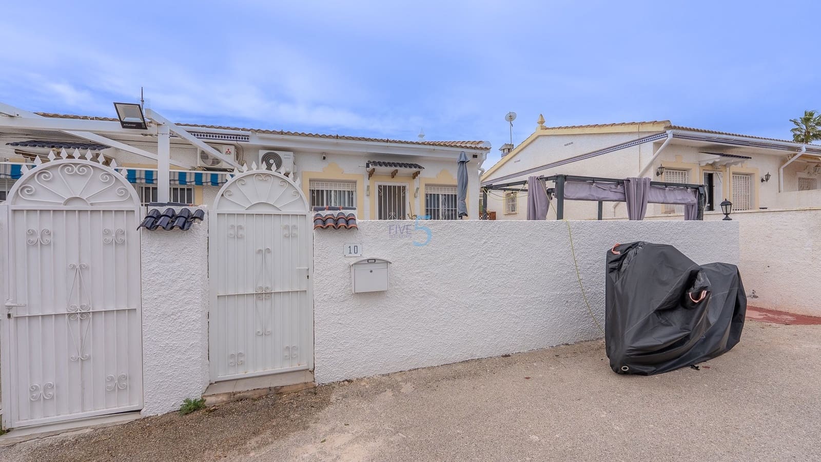 2 quarto Bungalow para venda em Ciudad Quesada com garagem - 145 000 € (Ref: 9488505)