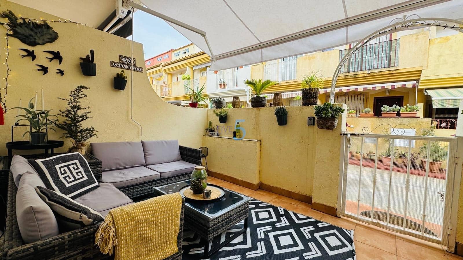 3 chambre Maison de Ville à vendre à Playa Flamenca avec piscine - 209 000 € (Ref: 9489692)