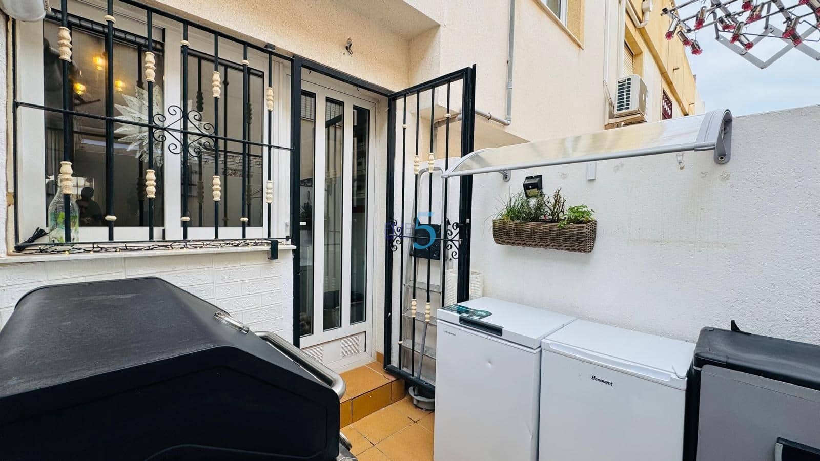 3 chambre Maison de Ville à vendre à Playa Flamenca avec piscine - 209 000 € (Ref: 9489692)