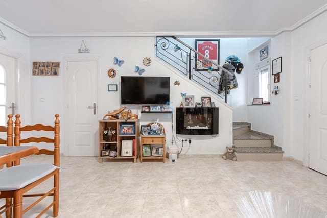 3 makuuhuone Omakotitalo myytävänä paikassa Ciudad Quesada, Rojales mukana uima-altaan - 225 000 € (Ref: 9490096)