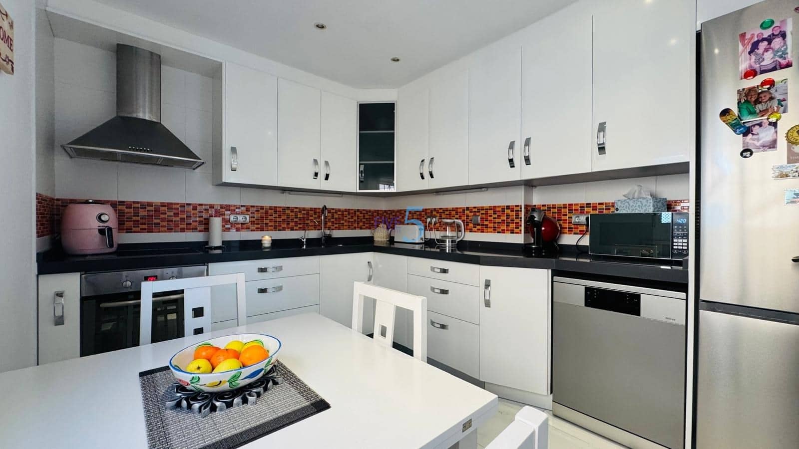 3 bedroom Villa for sale in Los Balcones with pool garage - € 260,000 (Ref: 9490960)