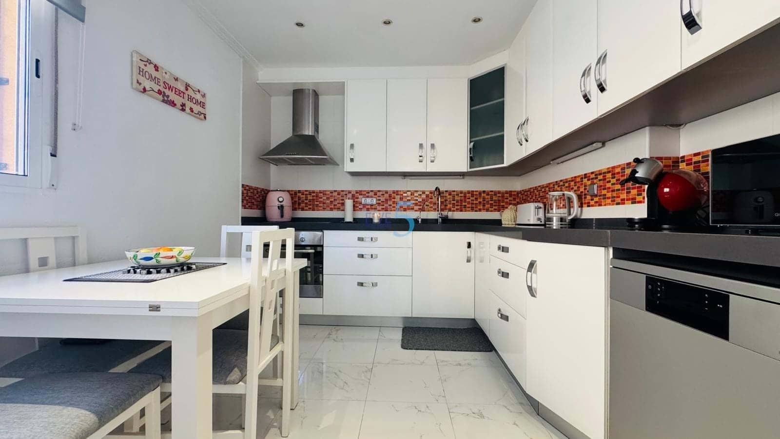 3 bedroom Villa for sale in Los Balcones with pool garage - € 260,000 (Ref: 9490960)