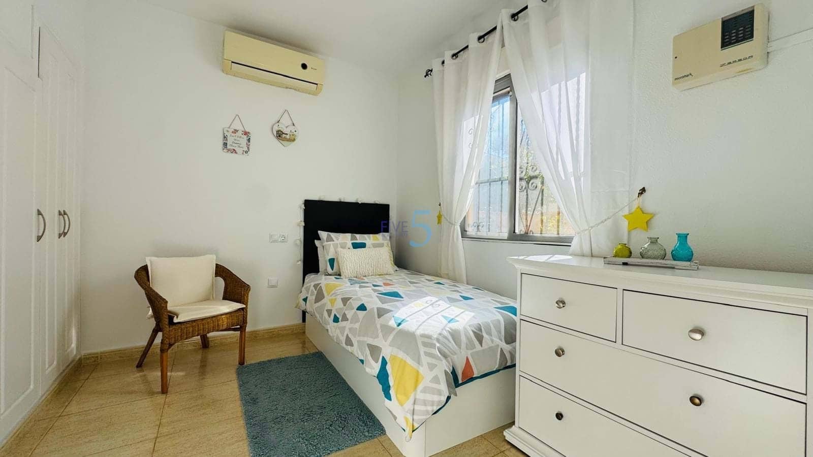 3 bedroom Villa for sale in Los Balcones with pool garage - € 260,000 (Ref: 9490960)