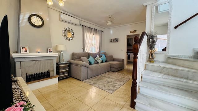 3 bedroom Villa for sale in Los Balcones with pool garage - € 260,000 (Ref: 9490960)