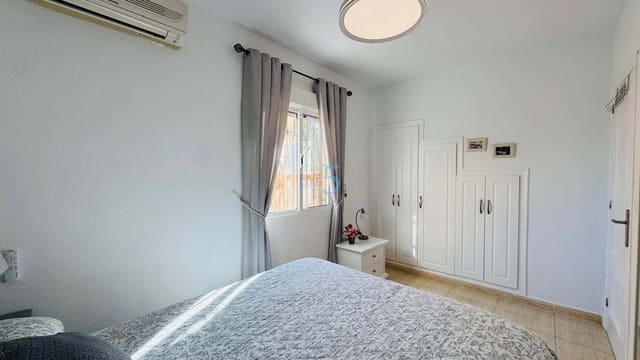 3 bedroom Villa for sale in Los Balcones with pool garage - € 260,000 (Ref: 9490960)