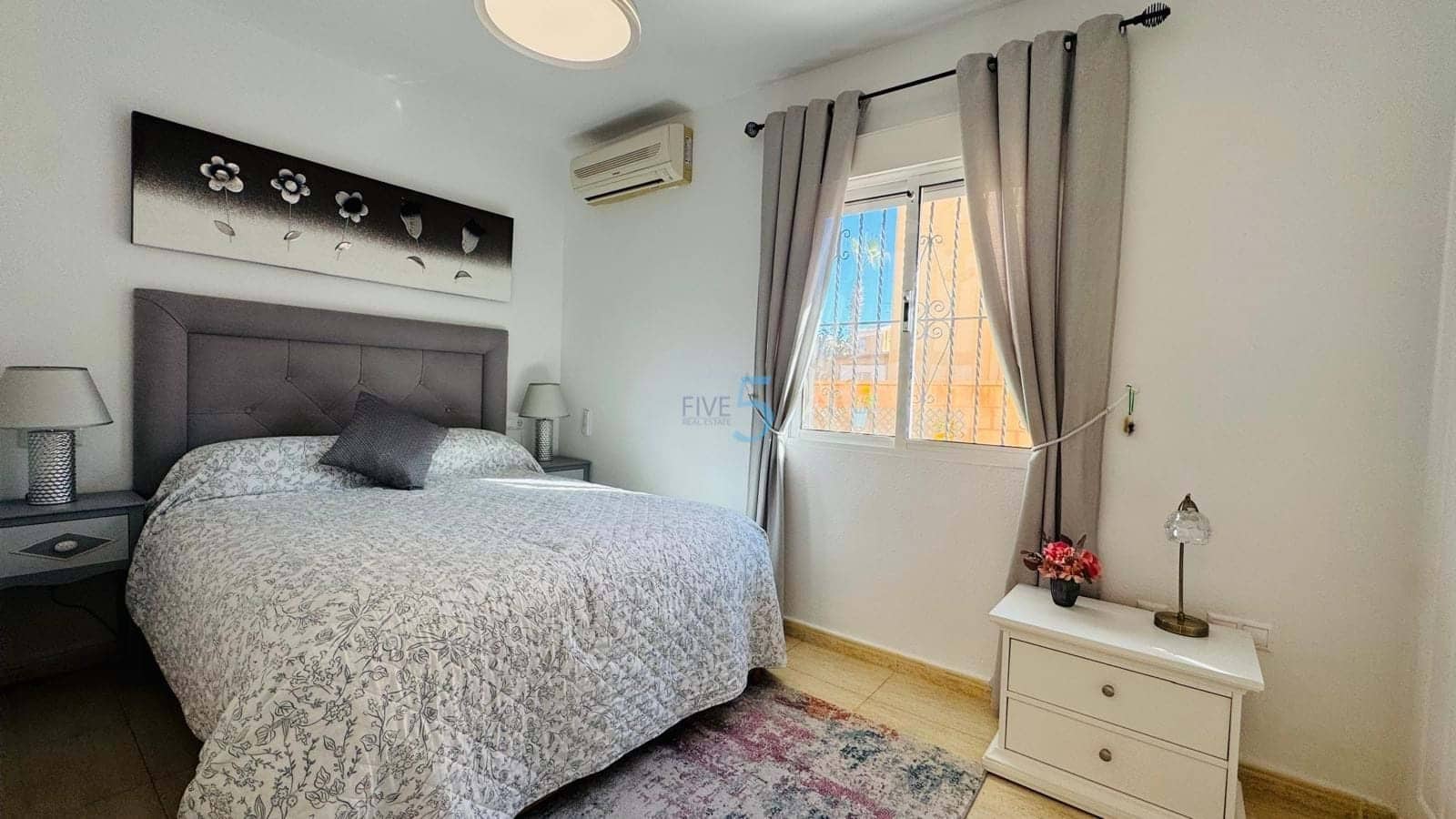 3 bedroom Villa for sale in Los Balcones with pool garage - € 260,000 (Ref: 9490960)