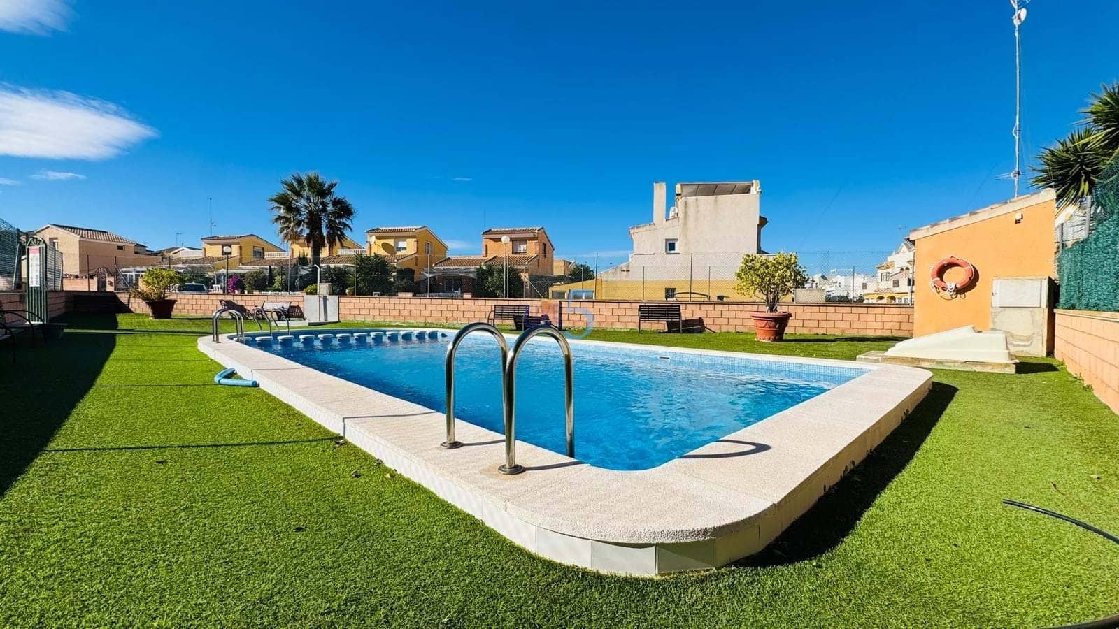 3 bedroom Villa for sale in Los Balcones with pool garage - € 260,000 (Ref: 9490960)