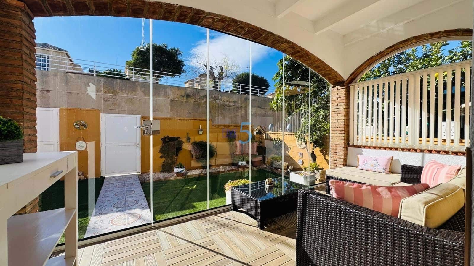 3 bedroom Villa for sale in Los Balcones with pool garage - € 260,000 (Ref: 9490960)