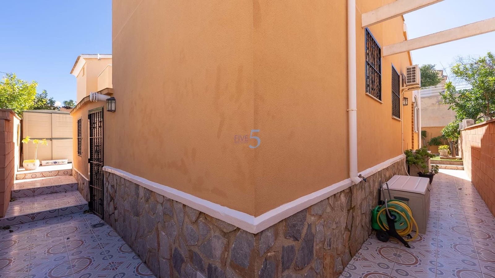 3 slaapkamer Villa te koop in Los Balcones met zwembad garage - € 260.000 (Ref: 9490960)