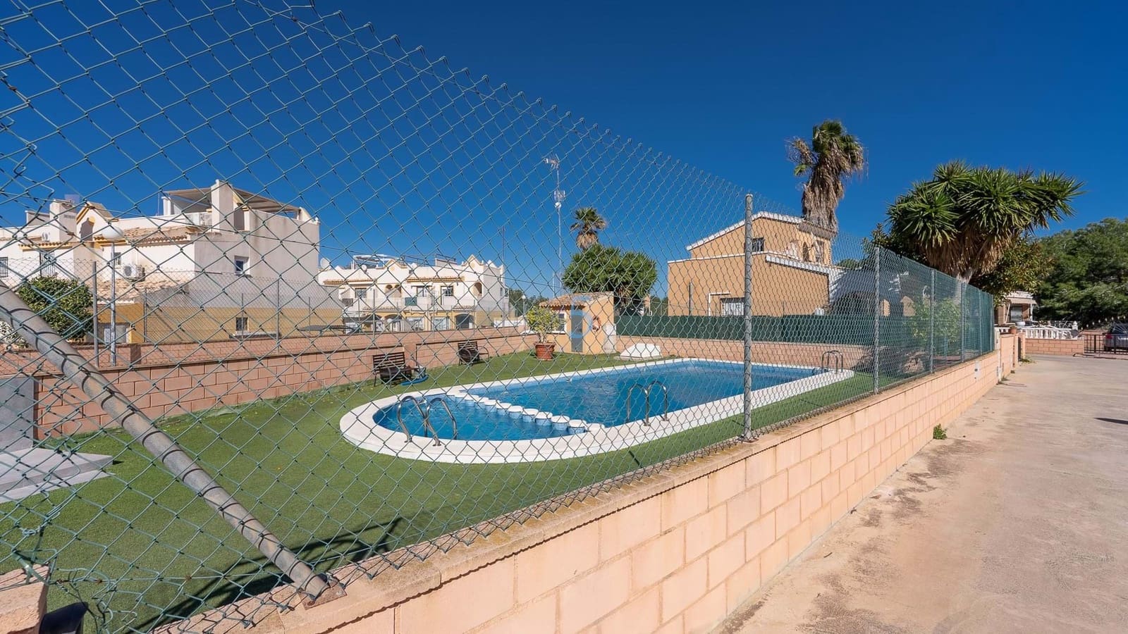 3 slaapkamer Villa te koop in Los Balcones met zwembad garage - € 260.000 (Ref: 9490960)