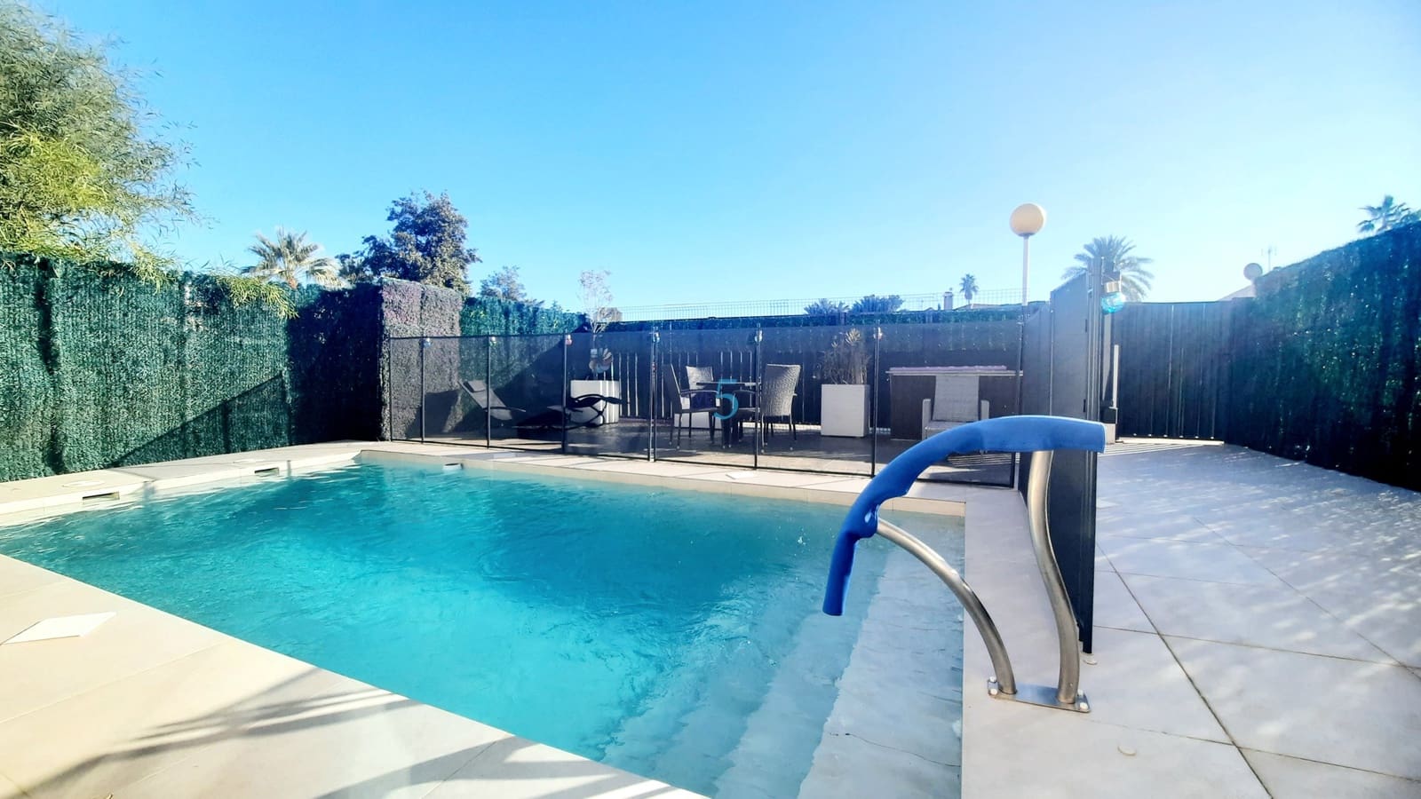 2 bedroom Semi-detached Villa for sale in Los Urrutias with pool - € 365,000 (Ref: 9492714)