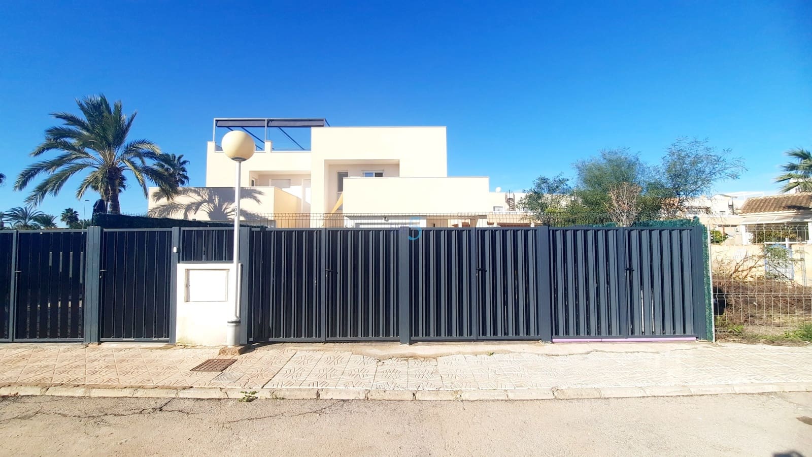 2 bedroom Semi-detached Villa for sale in Los Urrutias with pool - € 365,000 (Ref: 9492714)