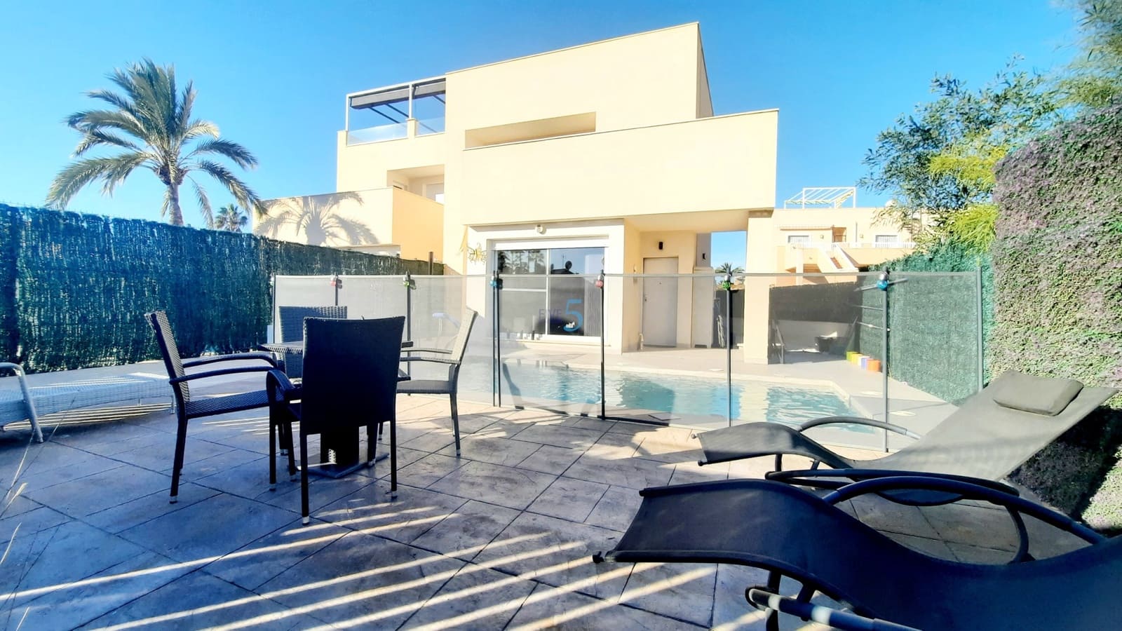 2 bedroom Semi-detached Villa for sale in Los Urrutias with pool - € 365,000 (Ref: 9492714)