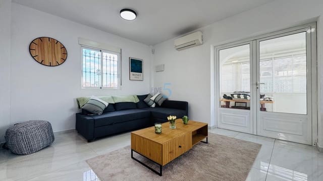 Chalet de 3 habitaciones en Playa Flamenca, Orihuela en venta con piscina garaje - 394.000 € (Ref: 9495591)