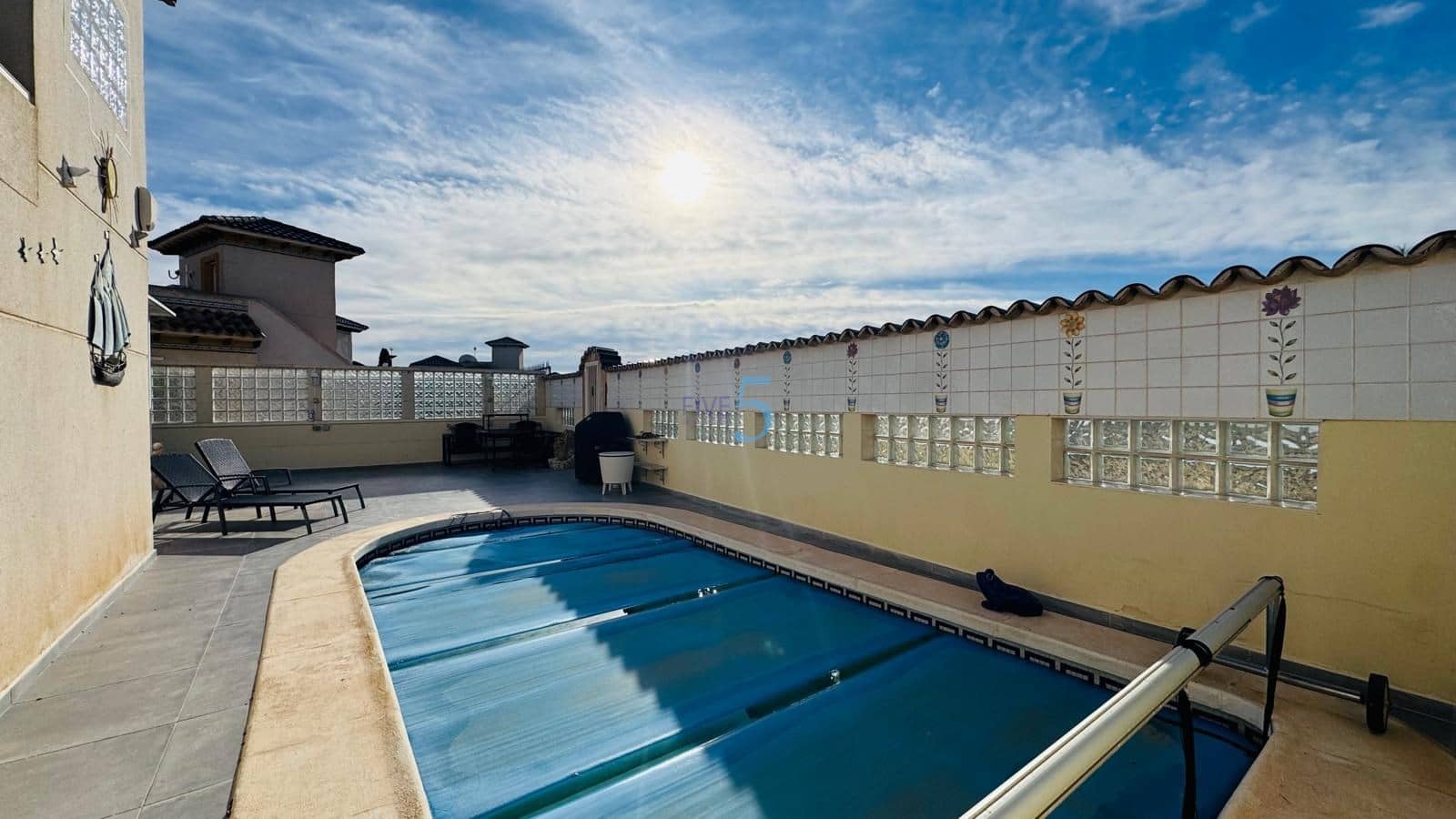 Chalet de 3 habitaciones en Playa Flamenca en venta con piscina garaje - 394.000 € (Ref: 9495591)