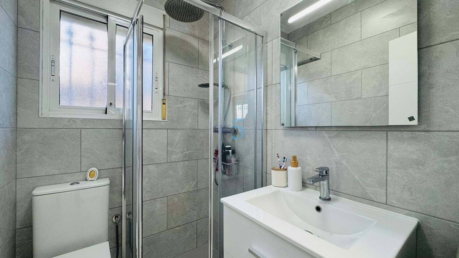 Chalet de 3 habitaciones en Playa Flamenca en venta con piscina garaje - 394.000 € (Ref: 9495591)