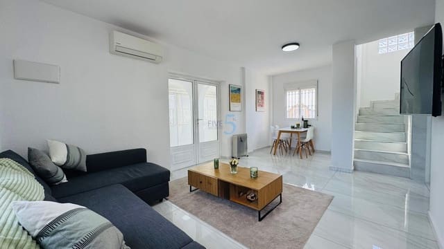 Chalet de 3 habitaciones en Playa Flamenca, Orihuela en venta con piscina garaje - 394.000 € (Ref: 9495591)