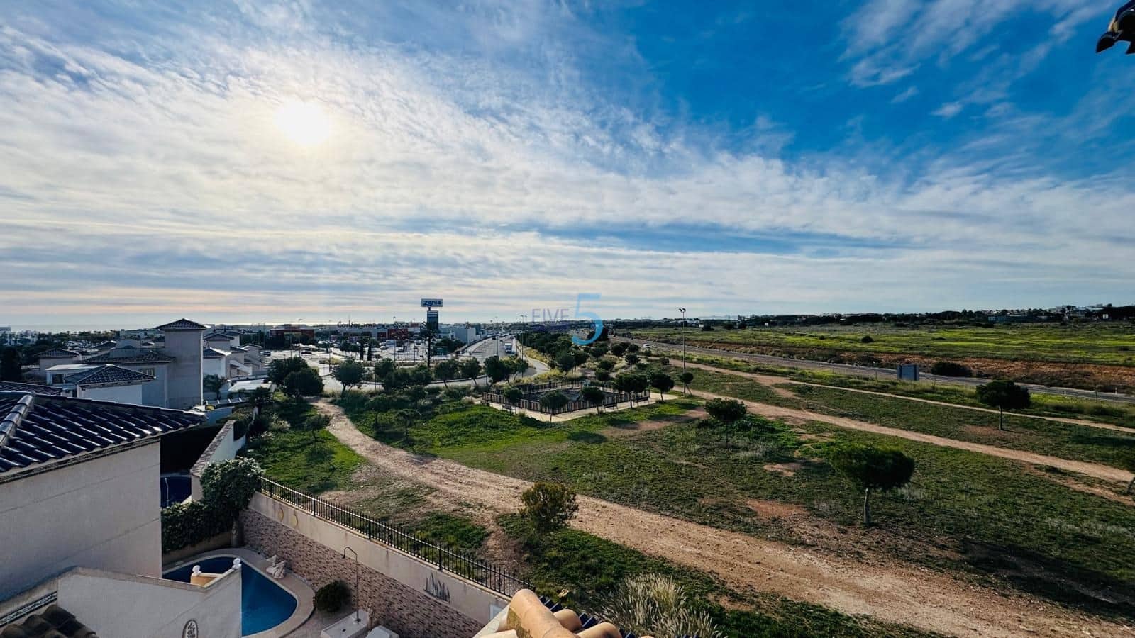 Chalet de 3 habitaciones en Playa Flamenca en venta con piscina garaje - 394.000 € (Ref: 9495591)