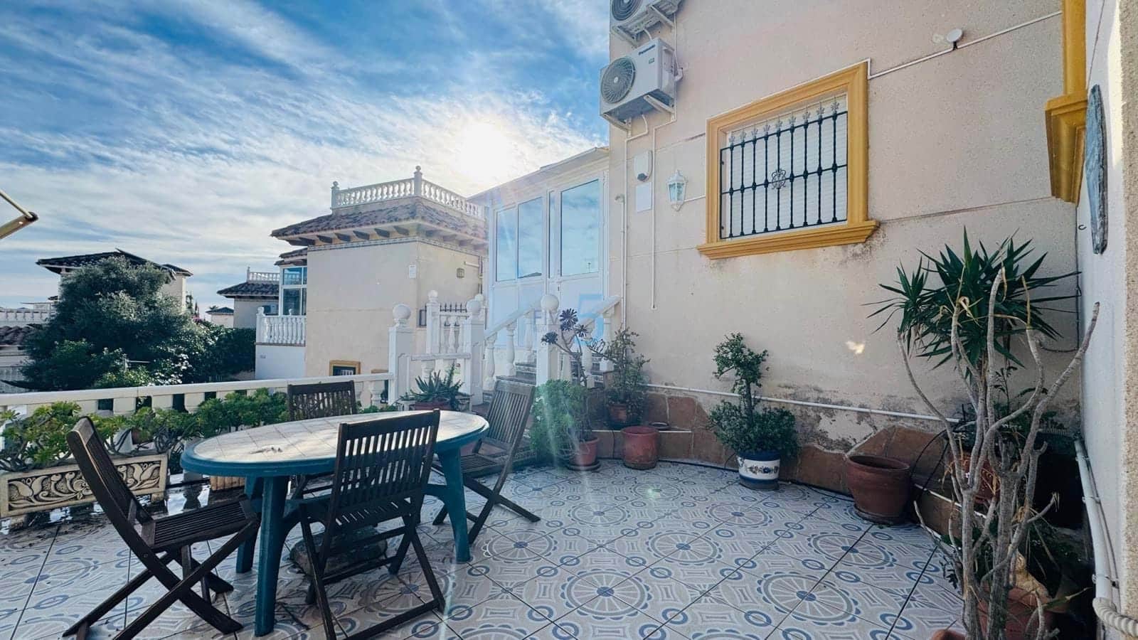 Chalet de 3 habitaciones en Playa Flamenca en venta con piscina garaje - 394.000 € (Ref: 9495591)