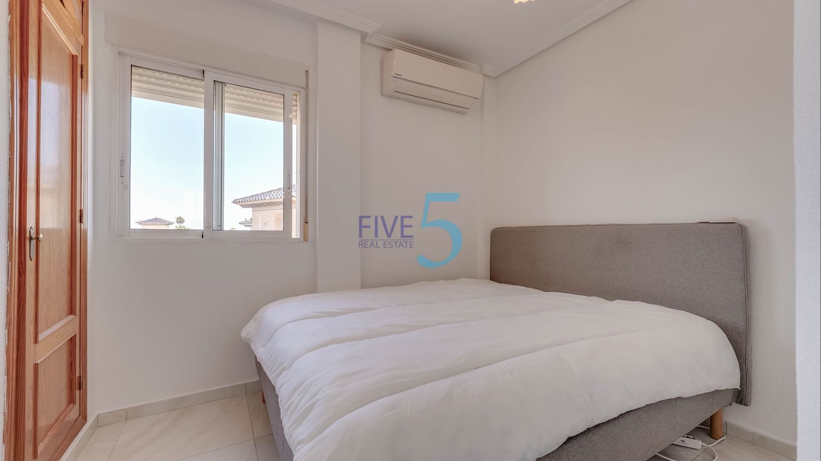 3 bedroom Villa for sale in Playa Flamenca with pool garage - € 370,000 (Ref: 9495591)