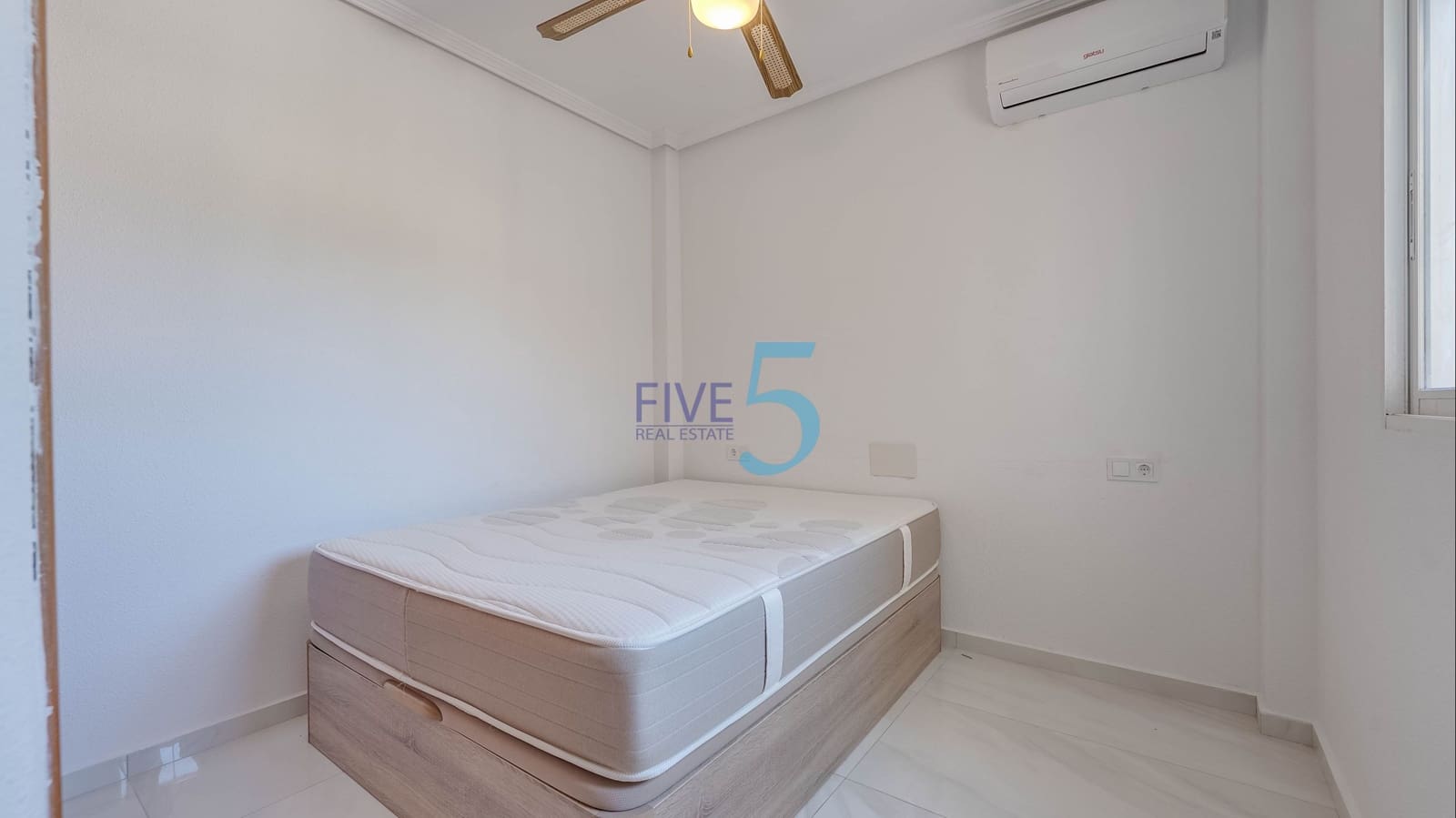 3 bedroom Villa for sale in Playa Flamenca with pool garage - € 370,000 (Ref: 9495591)