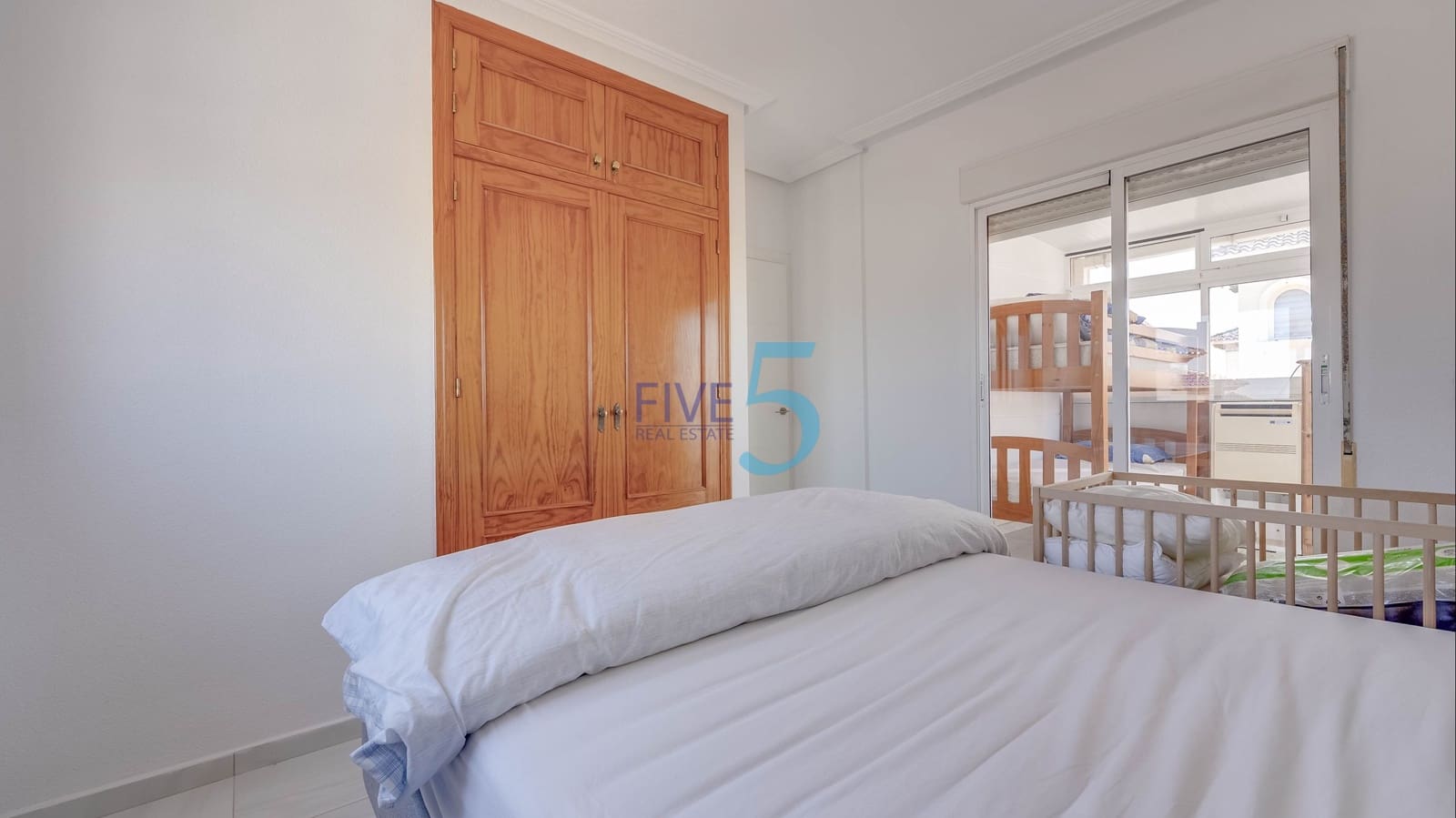 3 bedroom Villa for sale in Playa Flamenca with pool garage - € 370,000 (Ref: 9495591)