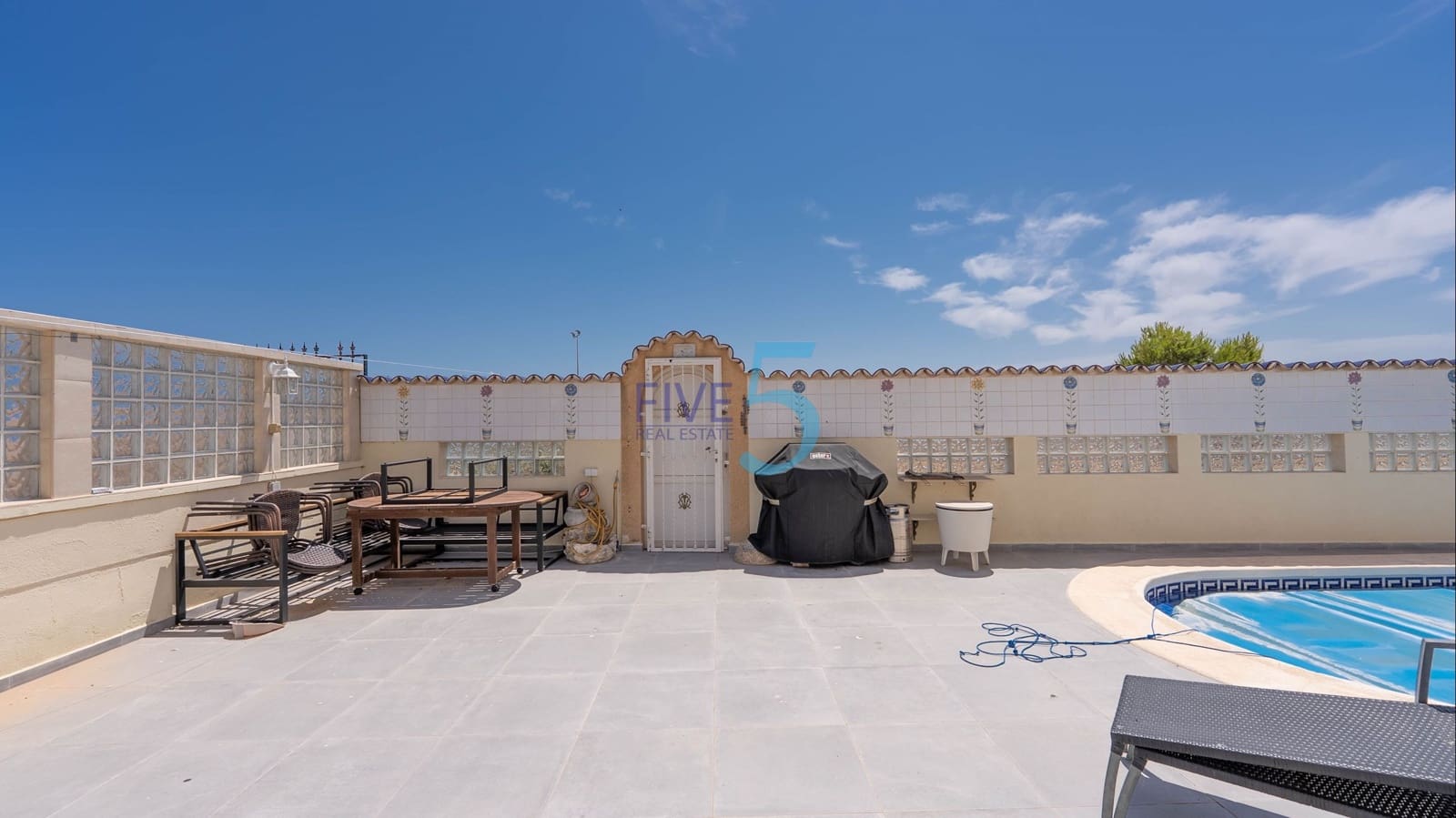 3 bedroom Villa for sale in Playa Flamenca with pool garage - € 370,000 (Ref: 9495591)