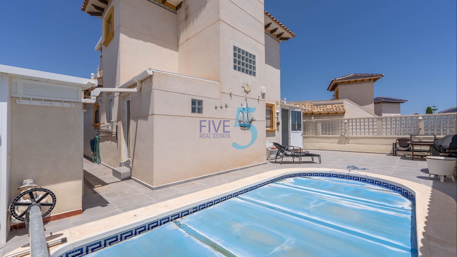 3 bedroom Villa for sale in Playa Flamenca with pool garage - € 370,000 (Ref: 9495591)
