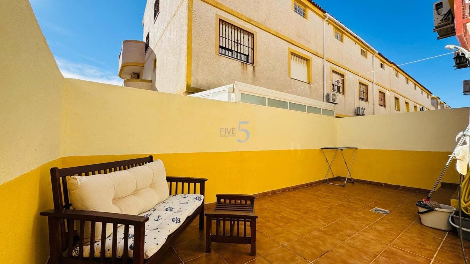 Casa de 3 habitaciones en La Florida en venta - 185.000 € (Ref: 9496499)