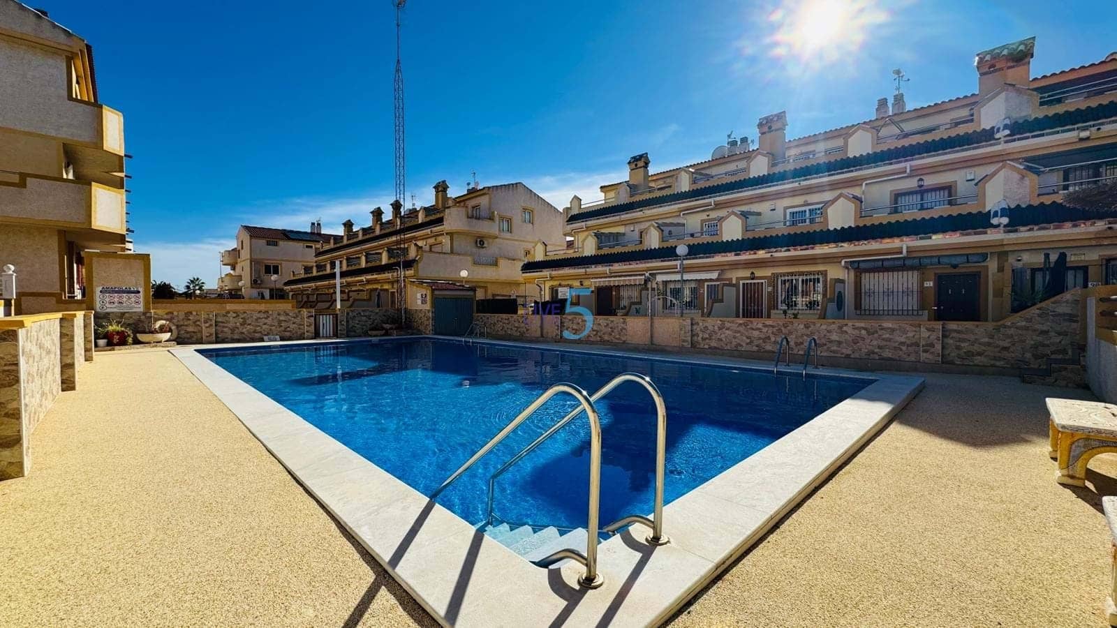 Casa de 3 habitaciones en La Florida en venta - 185.000 € (Ref: 9496499)