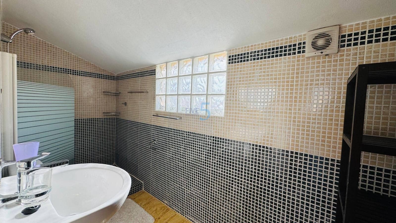 Casa de 3 habitaciones en La Florida en venta - 185.000 € (Ref: 9496499)