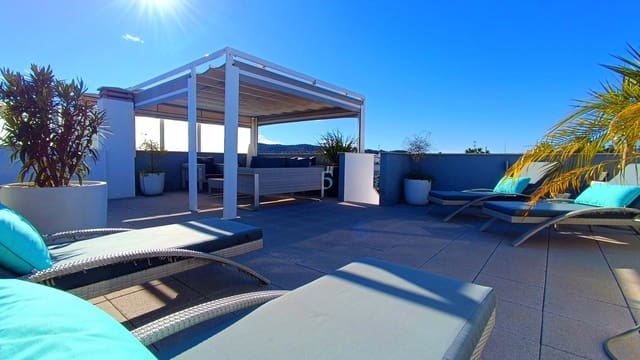 Apartamento de 2 habitaciones en Vistabella, Orihuela en venta con piscina garaje - 295.000 € (Ref: 9497806)