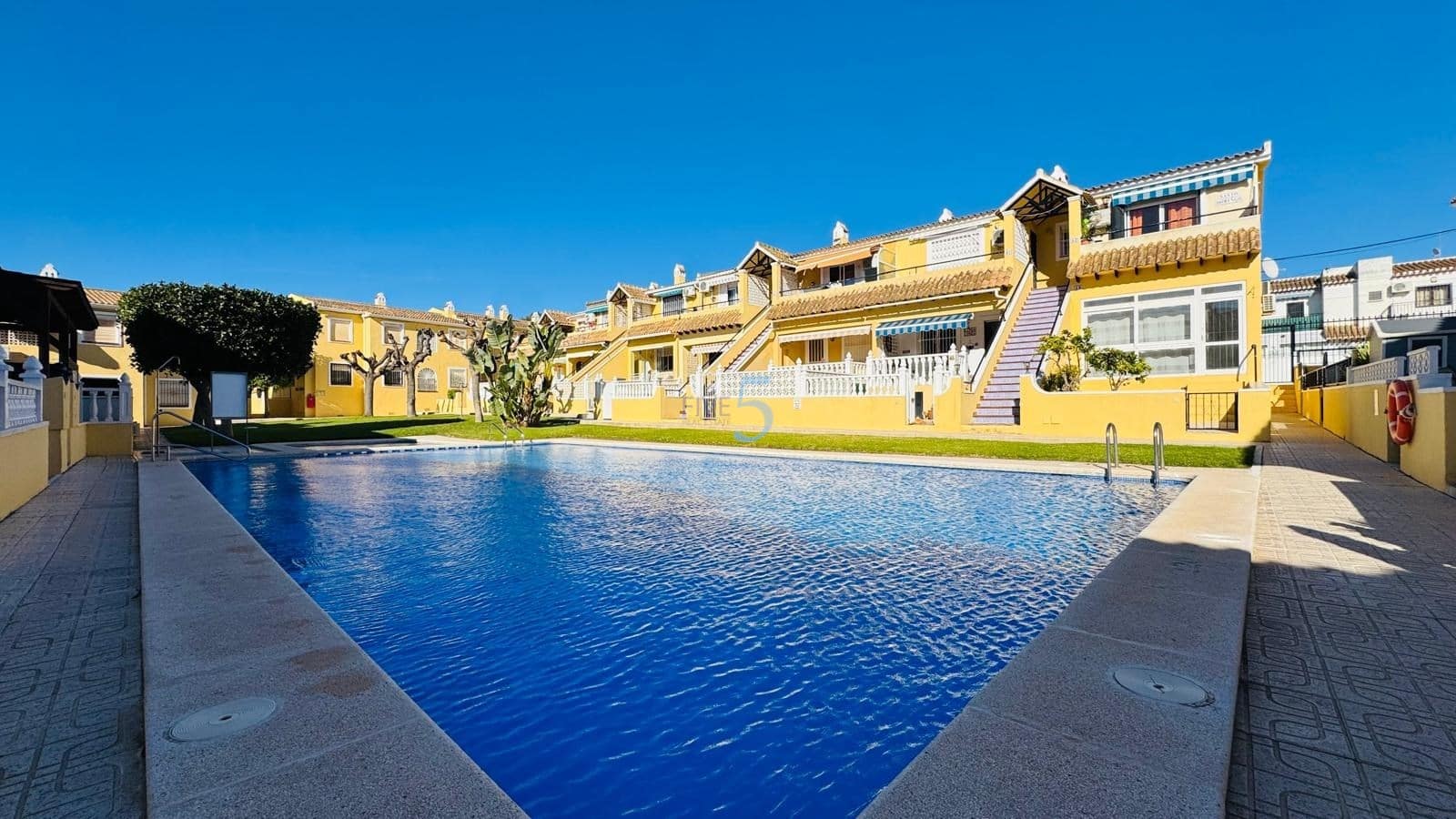 1 soveværelse Lejlighed til salg i Villamartin med swimmingpool - € 119.900 (Ref: 9497939)