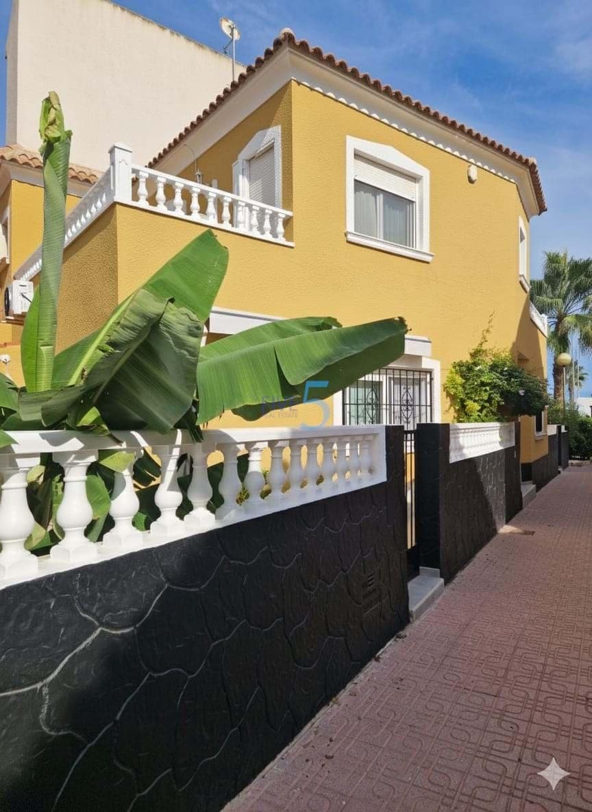 3 chambre Villa/Maison à vendre à Playa Flamenca avec piscine garage - 289 000 € (Ref: 9500497)