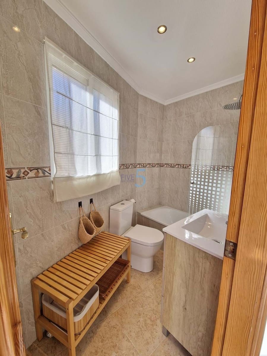 3 chambre Villa/Maison à vendre à Playa Flamenca avec piscine garage - 289 000 € (Ref: 9500497)