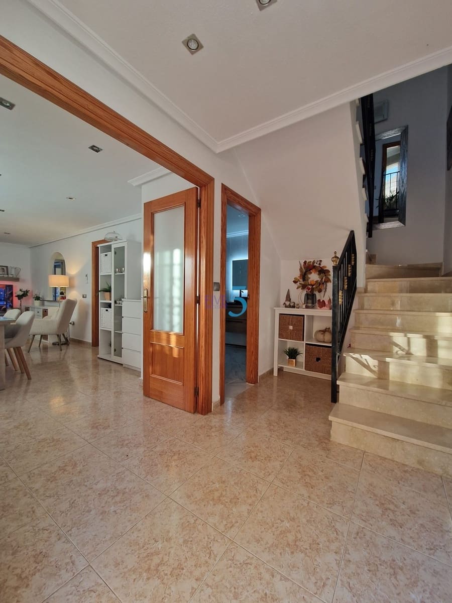 3 chambre Villa/Maison à vendre à Playa Flamenca avec piscine garage - 289 000 € (Ref: 9500497)