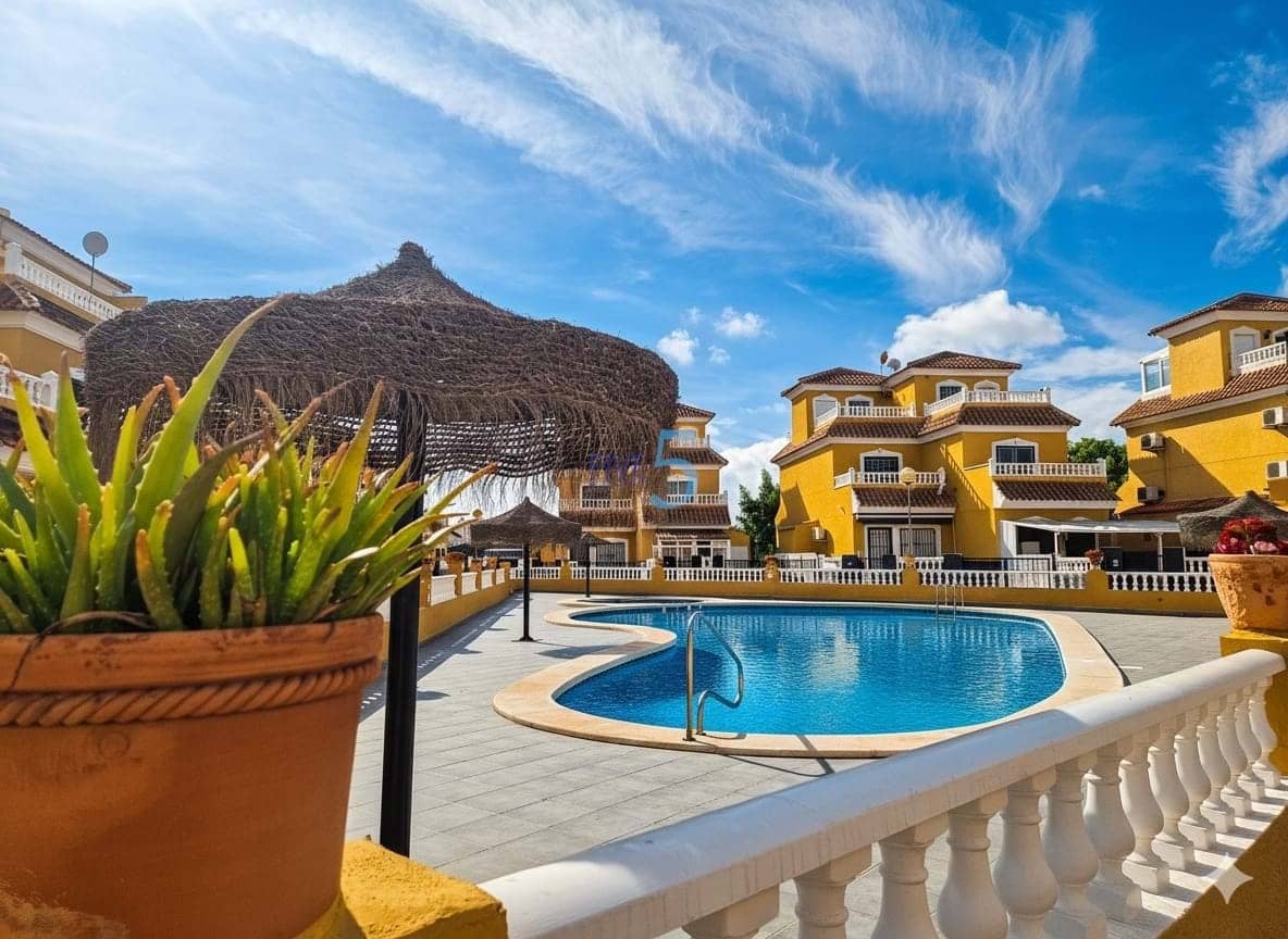 3 chambre Villa/Maison à vendre à Playa Flamenca avec piscine garage - 289 000 € (Ref: 9500497)