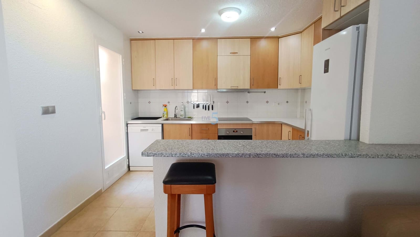 2 sovrum Lägenhet till salu i Torrevieja med pool garage - 196 000 € (Ref: 9500657)