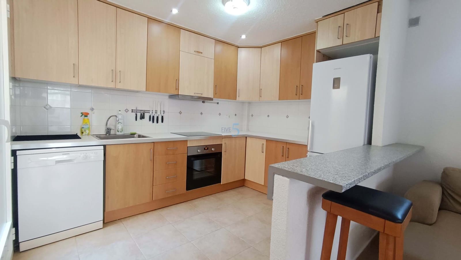 2 sovrum Lägenhet till salu i Torrevieja med pool garage - 196 000 € (Ref: 9500657)